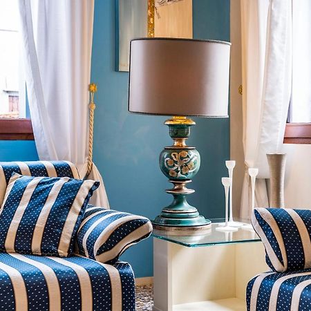Friari Suite-Luxury Apt. Close To Rialto Bridge Венеция Экстерьер фото