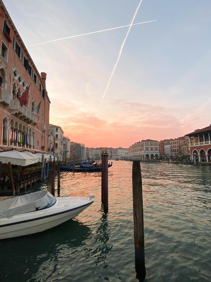 Friari Suite-Luxury Apt. Close To Rialto Bridge Венеция Экстерьер фото